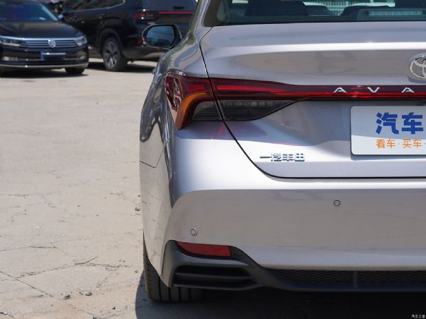 一汽丰田 亚洲龙 2024款 双擎 2.0L Limited旗舰版