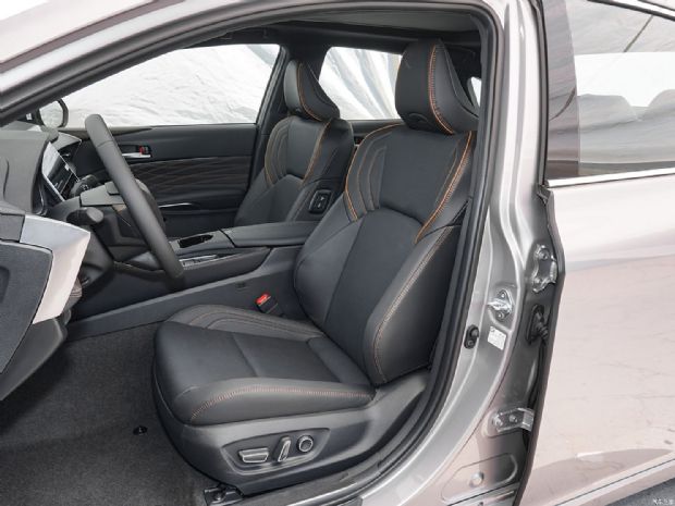 一汽丰田 亚洲龙 2024款 双擎 2.0L Limited旗舰版