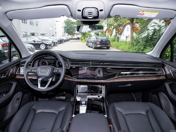 奥迪(进口) 奥迪Q7 2024款 45 TFSI quattro S line黑武士型