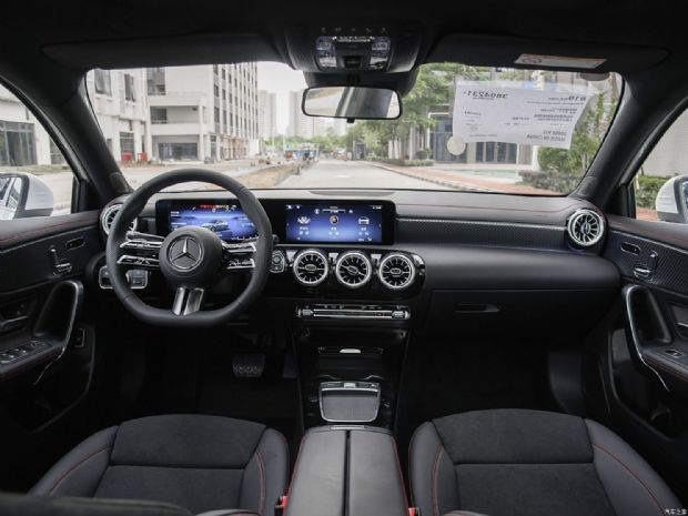 北京奔驰 奔驰A级 2025款 A 200 L 时尚型