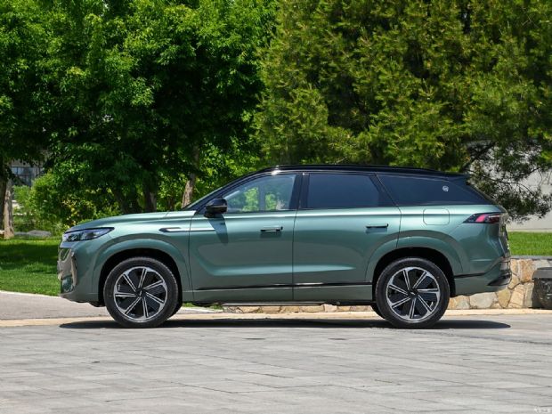 奇瑞汽车 风云T10 2024款 200 四驱超长续航版 旗舰型六座版