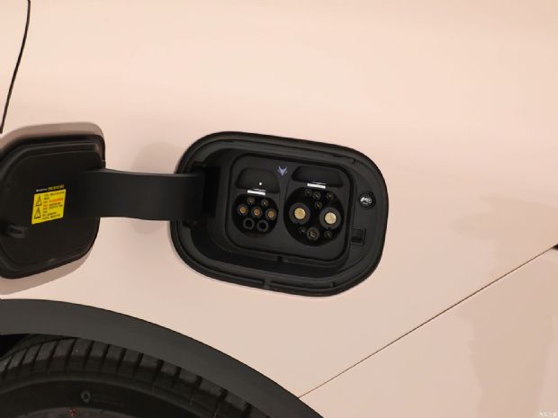 北汽新能源 极狐 阿尔法S5 2024款 560MAX 185kW