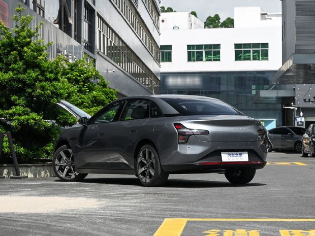 小鹏汽车 小鹏MONA M03 2025款 160kW 基本型