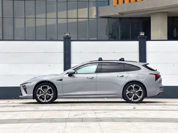 合众汽车 哪吒S猎装 2024款 增程 300 PRO