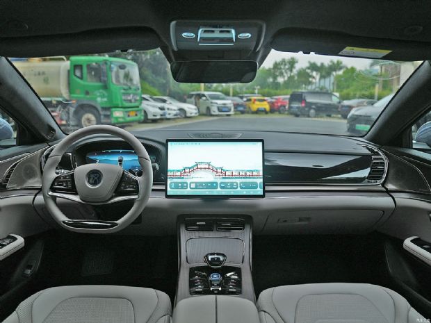 比亚迪 汉 2024款 EV 荣耀版 610KM四驱天神之眼智驾型