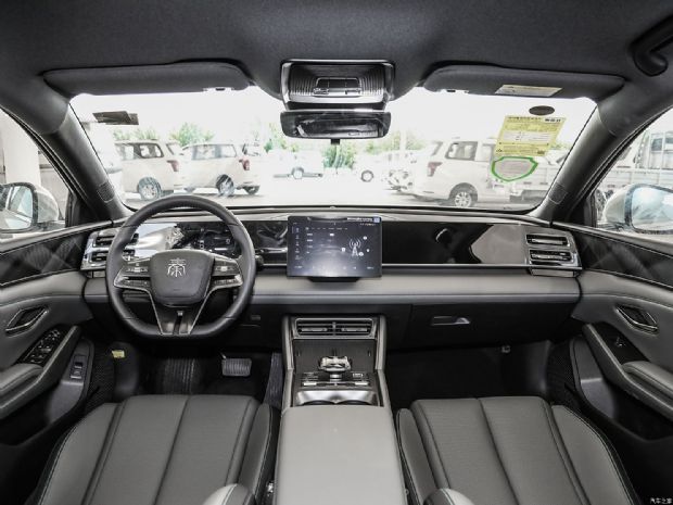 比亚迪 秦L 2024款 DM-i 80KM领先型