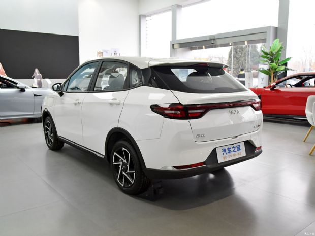 合众汽车 哪吒AYA 2023款 改款 401 Lite