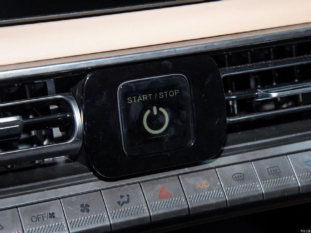 北京越野 北京BJ60新能源 2024款 1.5T 魔核电驱进阶版 5座