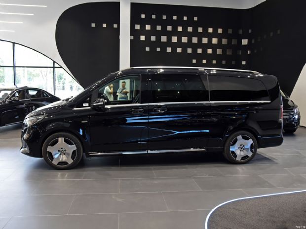 福建奔驰 奔驰V级 2024款 V 300 L 长轴距豪华版