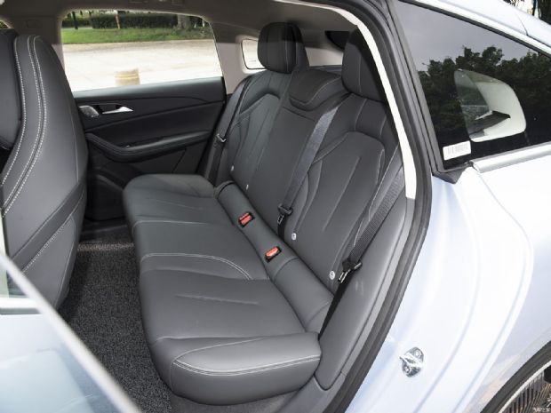 东风风行 星海S7 2024款 555km 尊享型