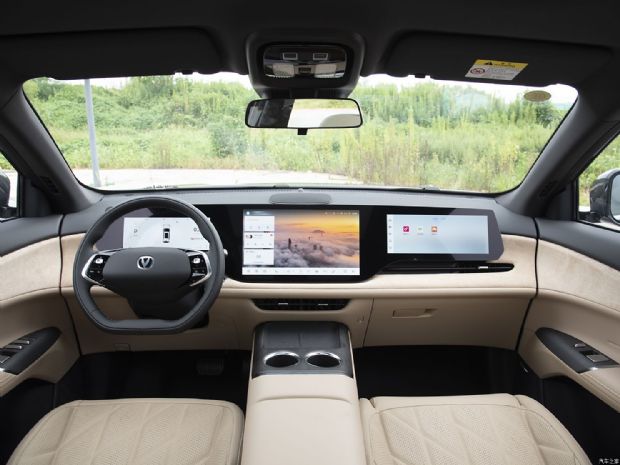 长安汽车 长安CS75 PLUS 2025款 第四代 1.5T 高配版