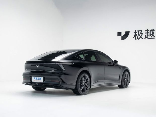 极越 极越07 2024款 双电机 三元锂