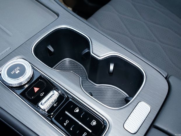  8 PLUS 2025 290TGDI DCT