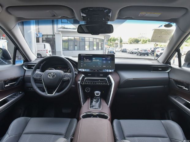 一汽丰田 凌放HARRIER 2023款 双擎 2.5L CVT四驱尊享版