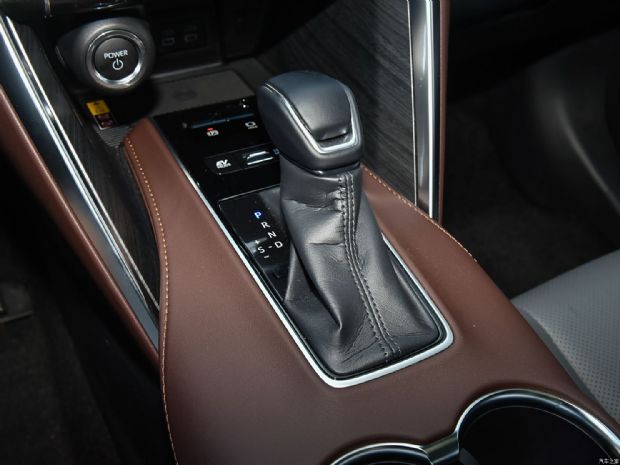 一汽丰田 凌放HARRIER 2023款 双擎 2.5L CVT四驱尊享版