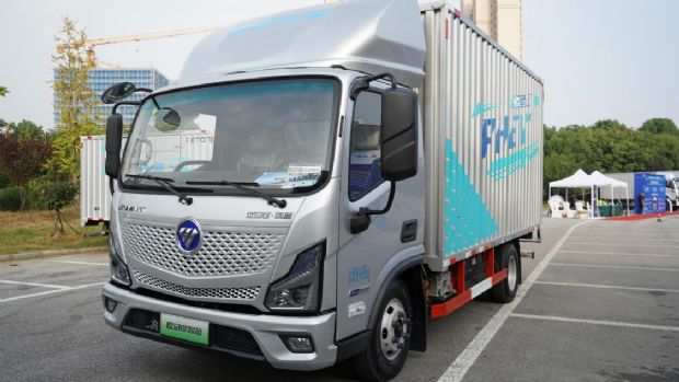 驾评全新一代欧马可智蓝HS1混动轻卡：性能与驾乘体验双跃升的高效城配利器