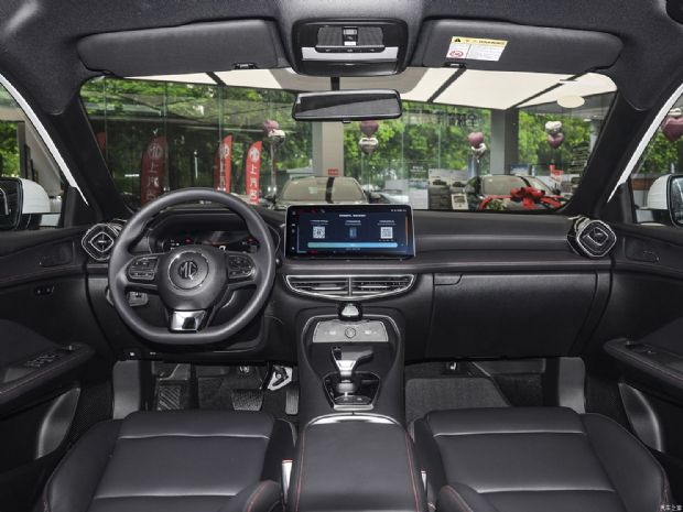 上汽集团 MG5 2024款 300TGI DCT高配版