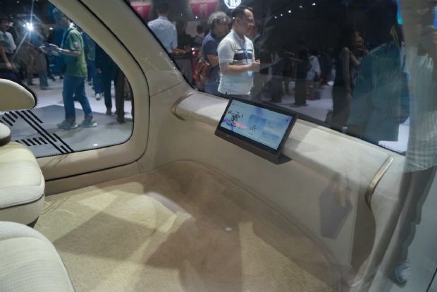 广汽飞行汽车全球首发预售169万元,埃安AION UT香港首秀