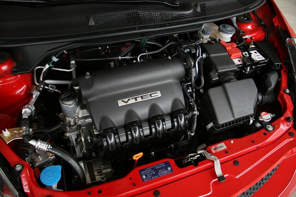 广州本田两厢飞度发动机