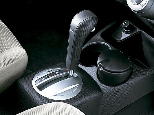 图为新飞度内饰及细节