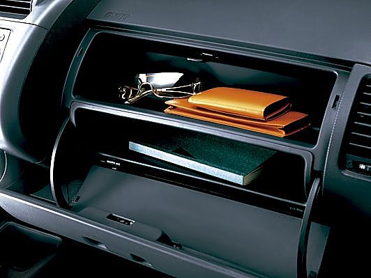 图为新飞度内饰及细节