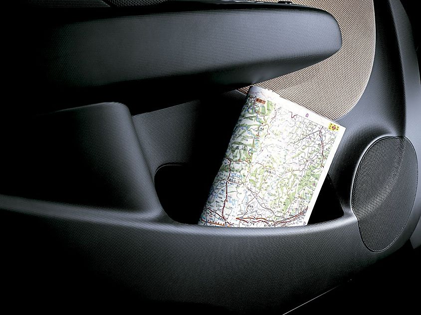 图为新飞度内饰及细节