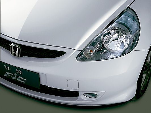 图为新飞度外观及细节