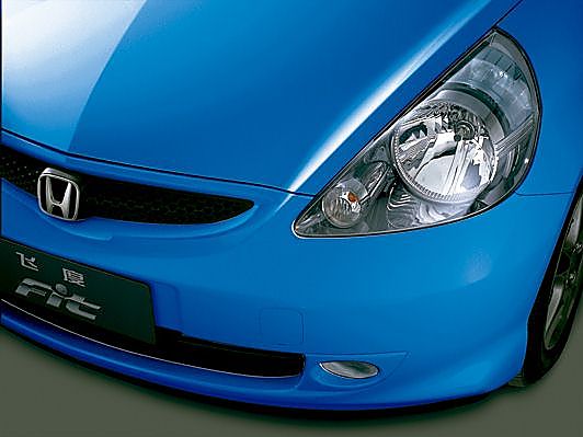 图为新飞度外观及细节