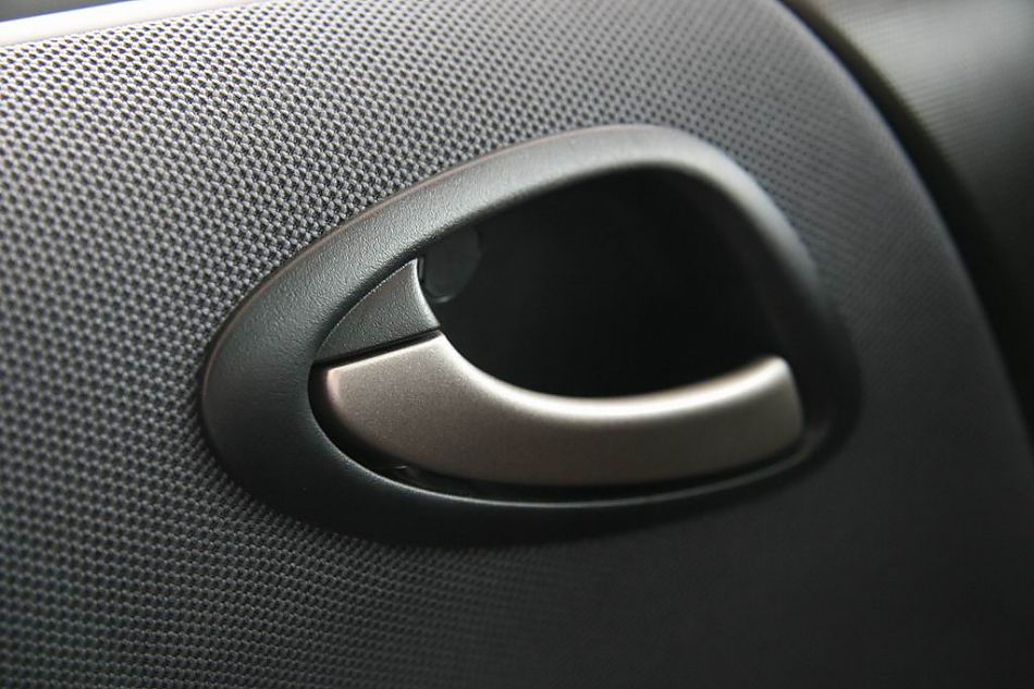 广州本田两厢飞度车门内部