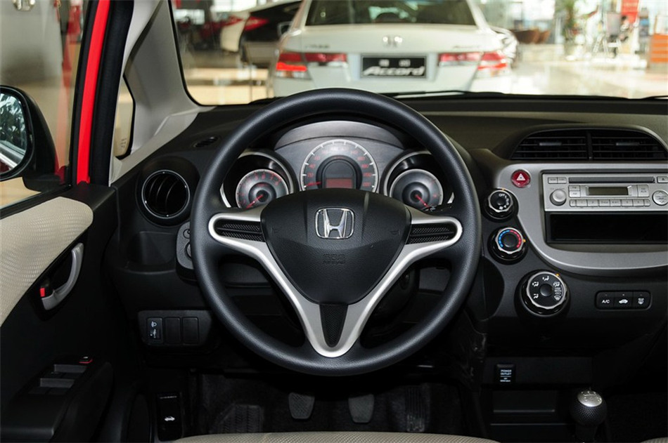 2011款本田飞度1.3L手动舒适版