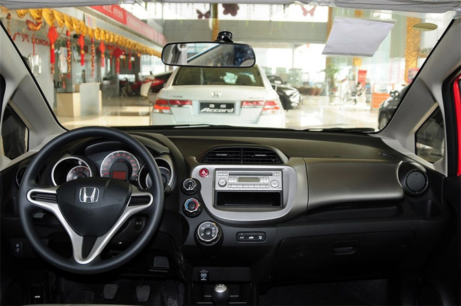 2011款本田飞度1.3L手动舒适版