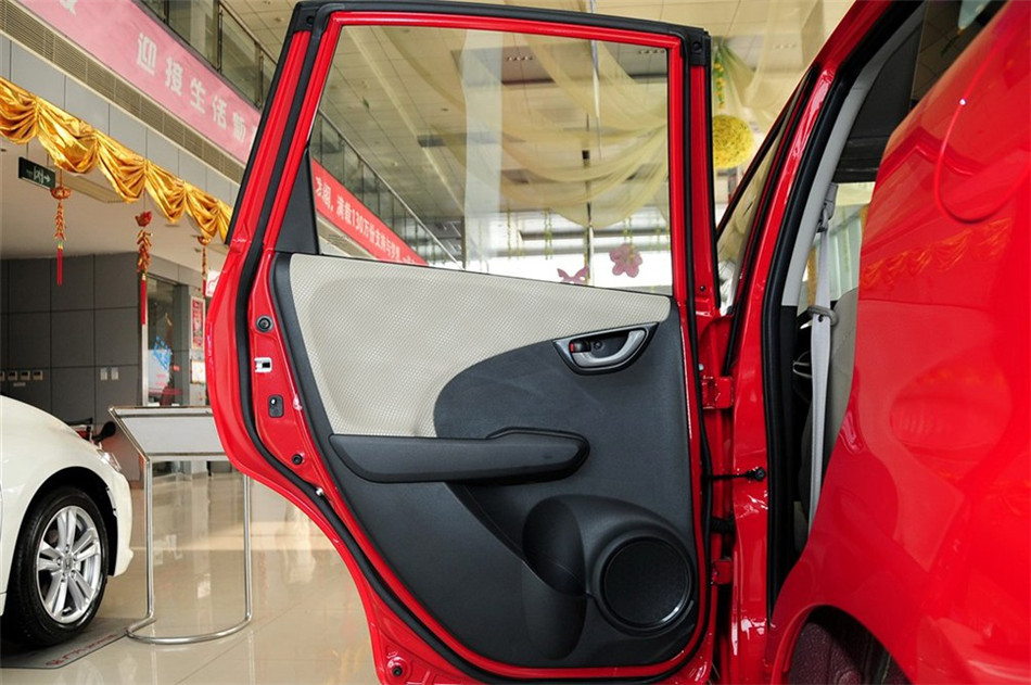 2011款本田飞度1.3L手动舒适版