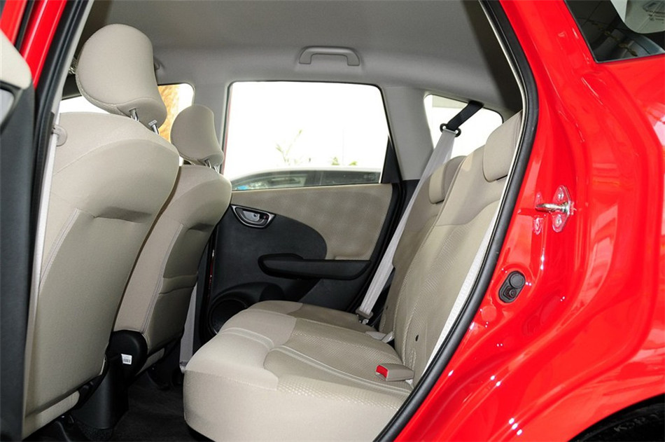 2011款本田飞度1.3L手动舒适版