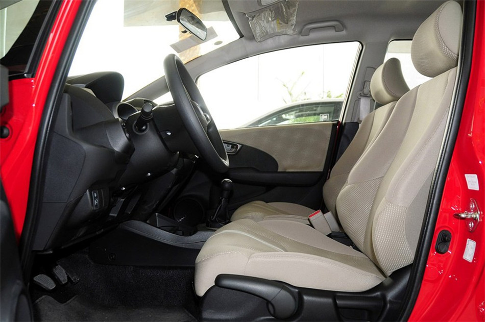 2011款本田飞度1.3L手动舒适版