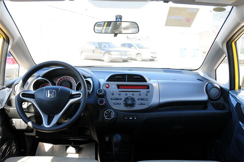 2011款本田飞度1.5L自动豪华版