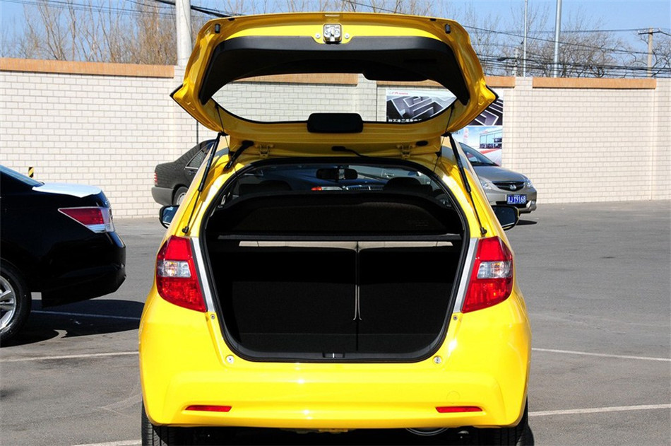 2011款本田飞度1.5L自动豪华版