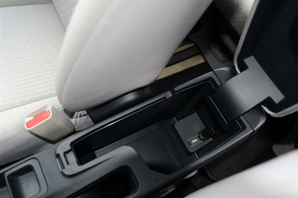 2014款 1.5L EXLI CVT领先型 座椅空间