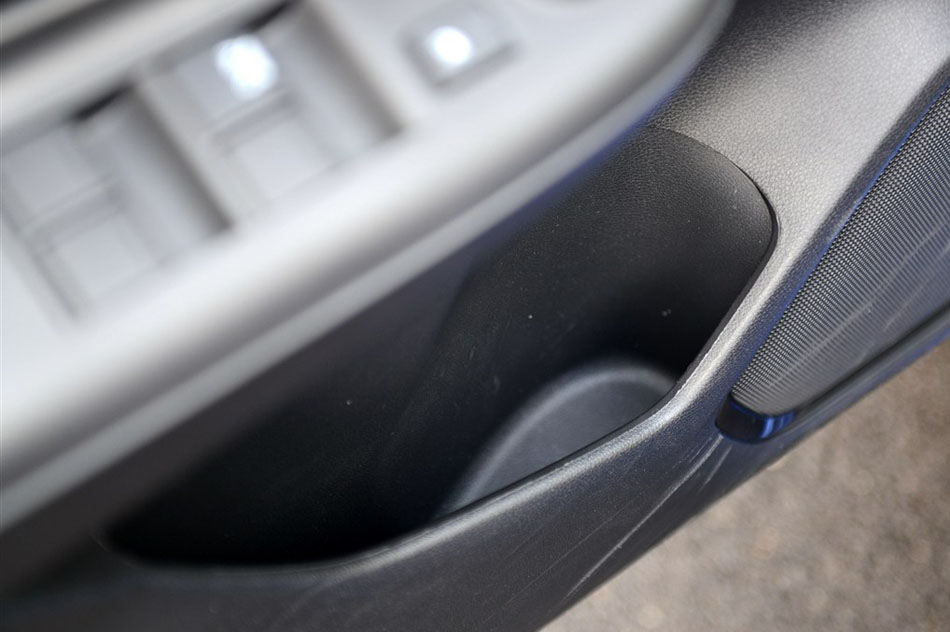 2014款 1.5L EXLI CVT领先型 座椅空间