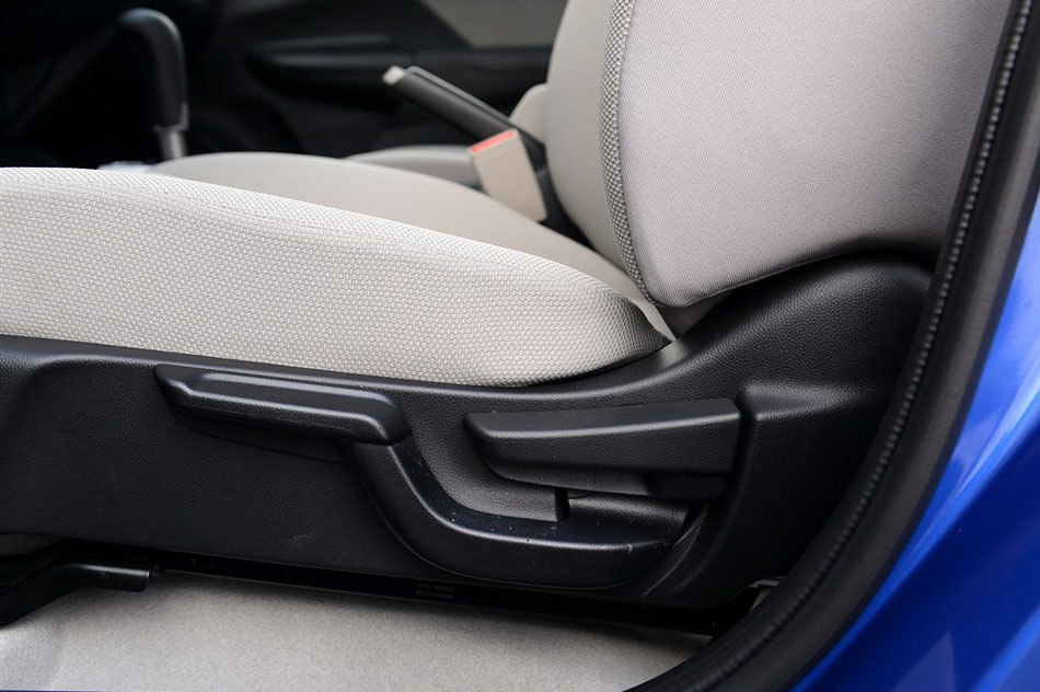 2014款 1.5L EXLI CVT领先型 座椅空间