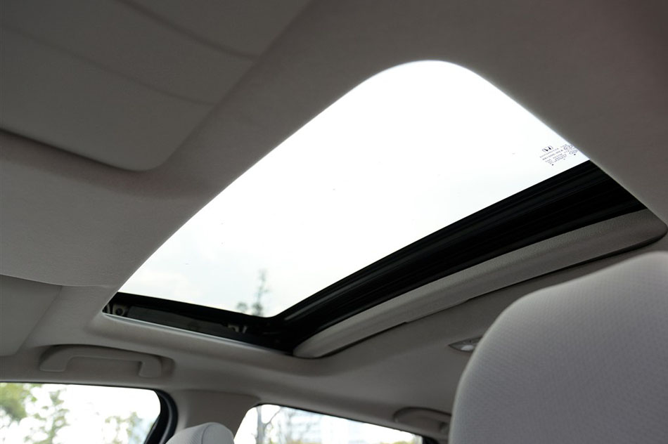 2014款 1.5L EXLI CVT领先型 座椅空间