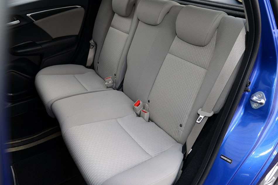 2014款 1.5L EXLI CVT领先型 座椅空间