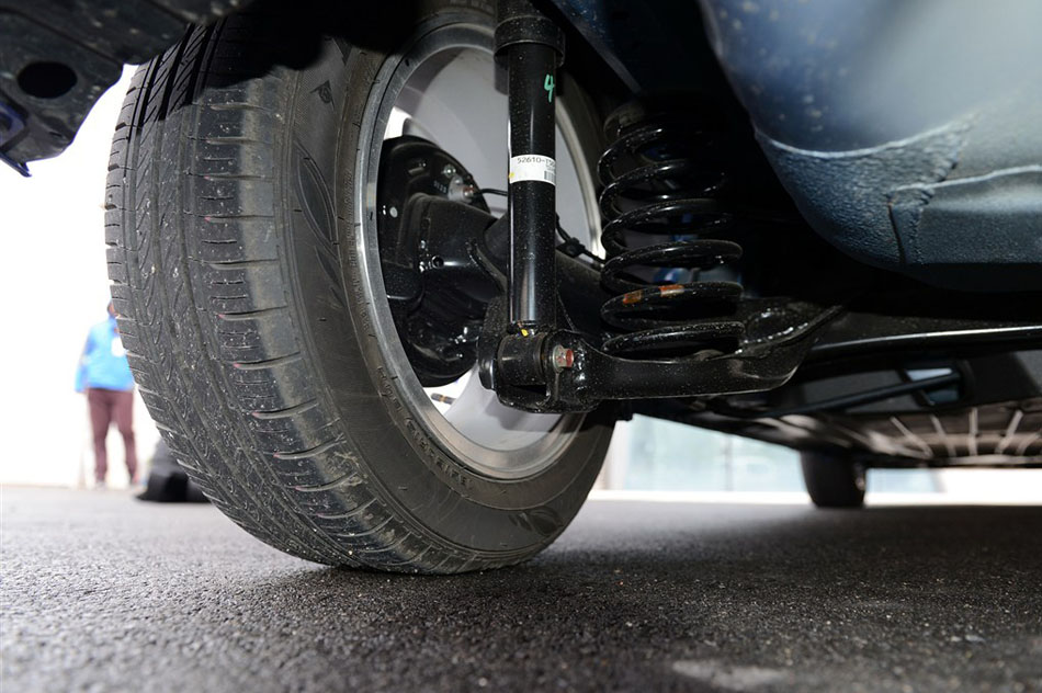 2014款 1.5L EXLI CVT领先型 引擎底盘