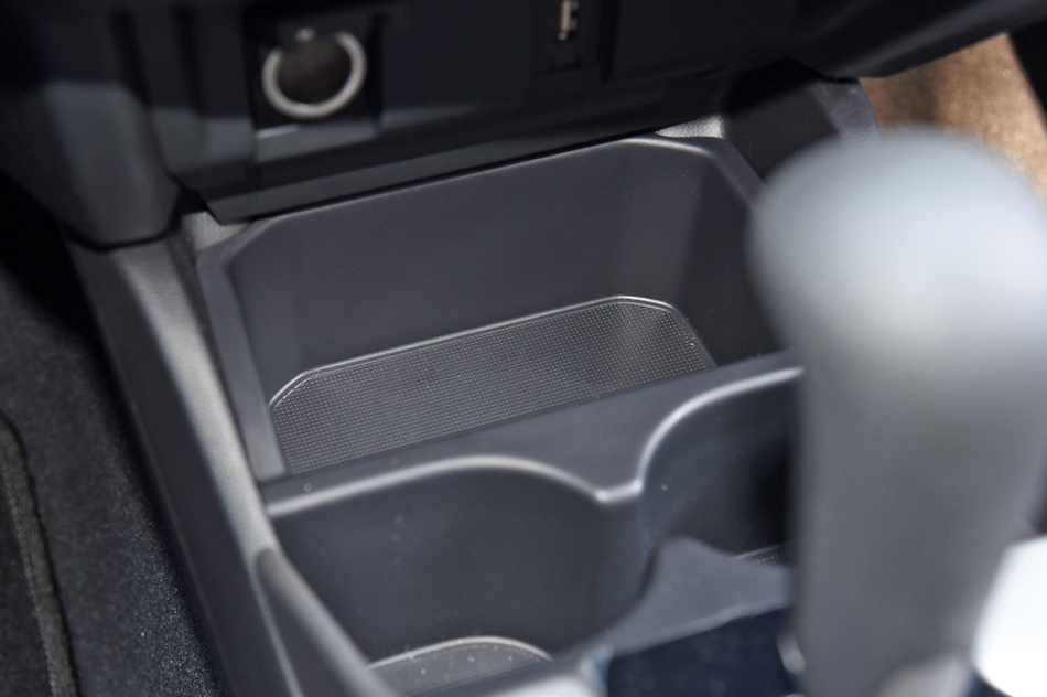 2018款 1.5L CVT豪华版 内饰