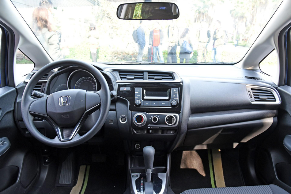 2018款 1.5L CVT豪华版 内饰