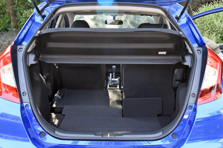 2018款 1.5L CVT豪华版 座椅空间