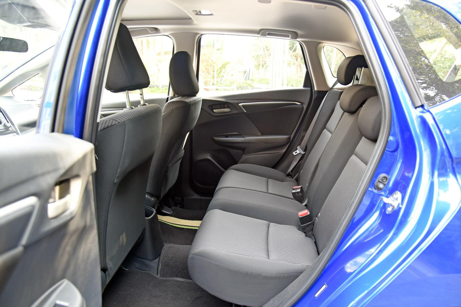 2018款 1.5L CVT豪华版 座椅空间