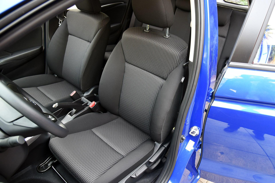 2018款 1.5L CVT豪华版 座椅空间