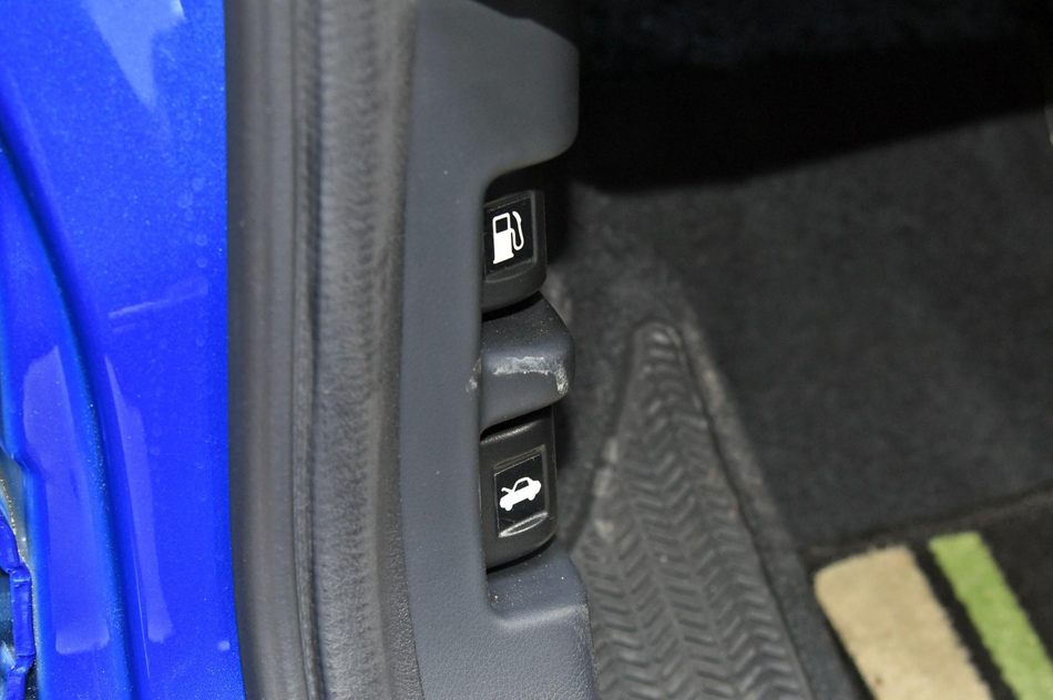 2018款 1.5L CVT豪华版 座椅空间