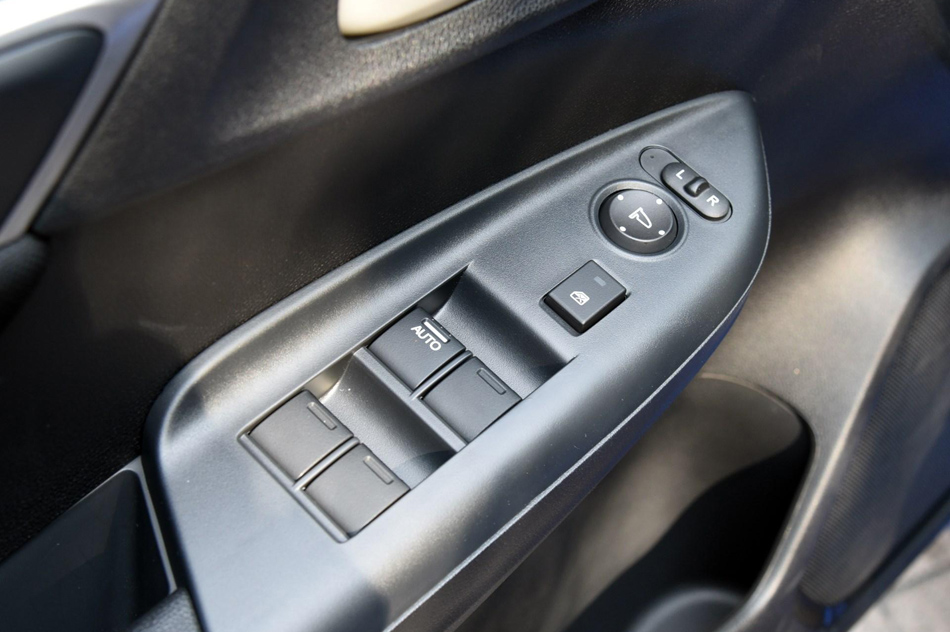 2018款 1.5L CVT豪华版 座椅空间