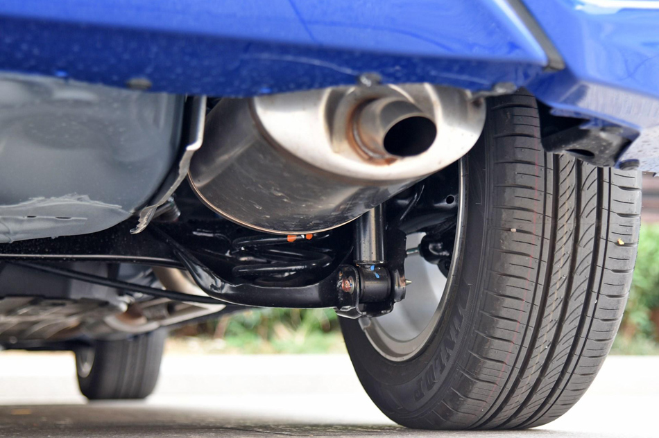 2018款 1.5L CVT豪华版 引擎底盘